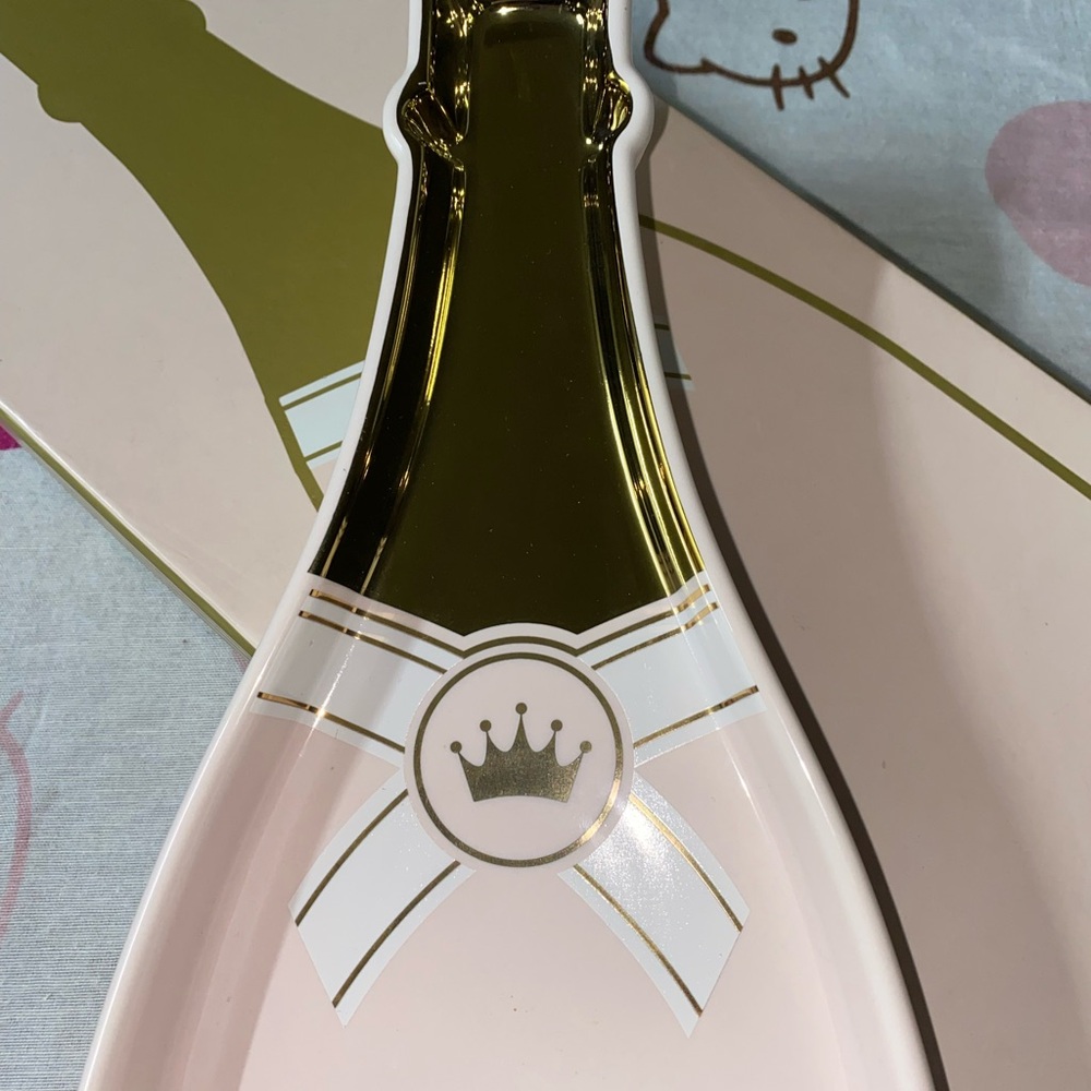 5A* Rosanna Champagne Bottle Serving Tray in a gift box
13.5”X4.5”X1” pink gold - Picture 9 of 14